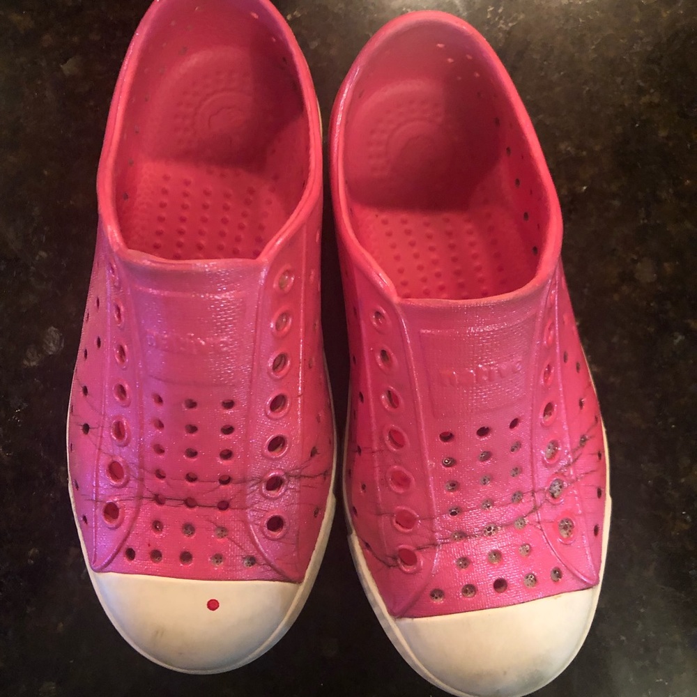 Size 11 natives